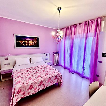 Ai Giardini Rooms -Vicino Ospedale Borgo Trento E Centro Storico Werona Zewnętrze zdjęcie