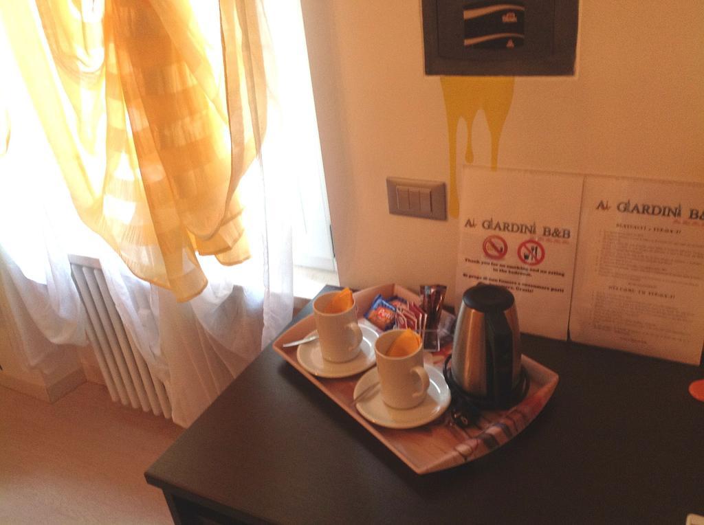 Ai Giardini Rooms -Vicino Ospedale Borgo Trento E Centro Storico Werona Pokój zdjęcie