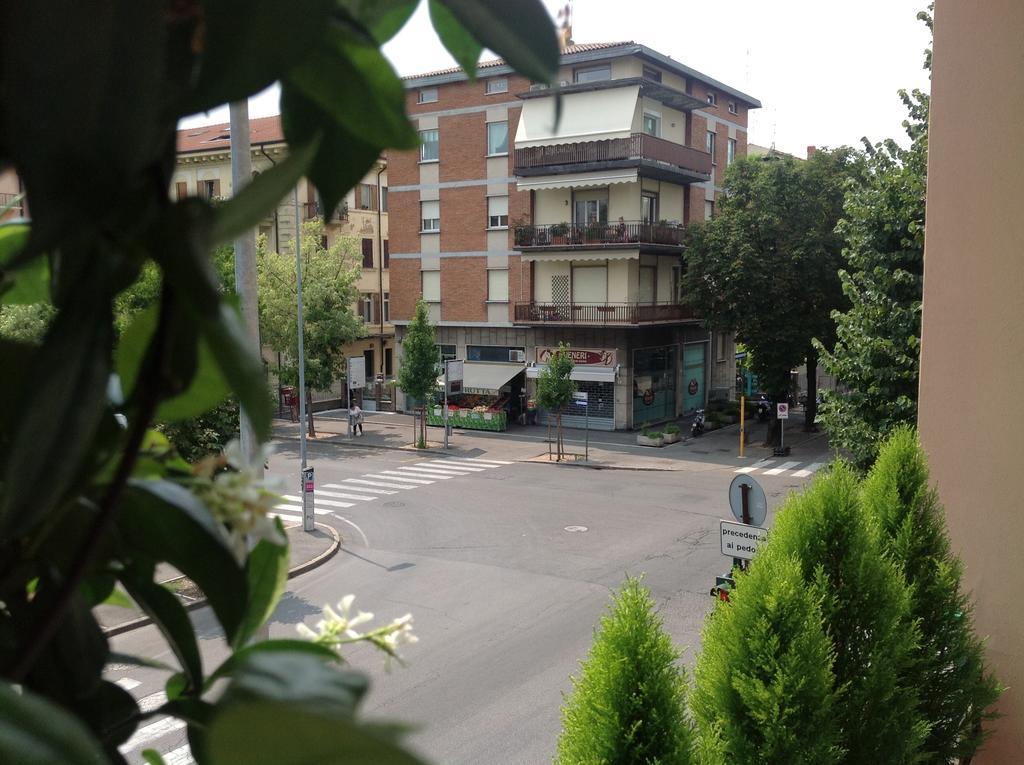 Ai Giardini Rooms -Vicino Ospedale Borgo Trento E Centro Storico Werona Zewnętrze zdjęcie