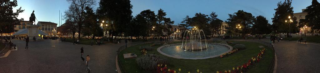 Ai Giardini Rooms -Vicino Ospedale Borgo Trento E Centro Storico Werona Zewnętrze zdjęcie